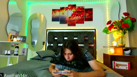 Snapshot of alex_and_fabian chatting on 11, 2, 2025 sneider online show from 11, 2, 2025