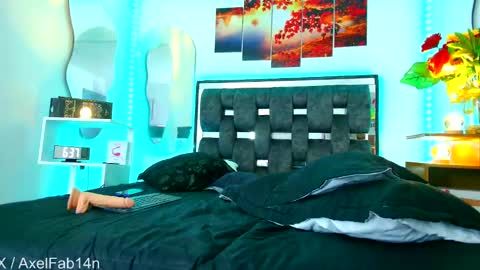 Snapshot of alex_and_fabian chatting on 3, 3, 2025 sneider online show from 3, 3, 2025