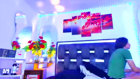 Snapshot of alex_and_fabian chatting on 19, 9, 2025 sneider online show from 19, 9, 2025