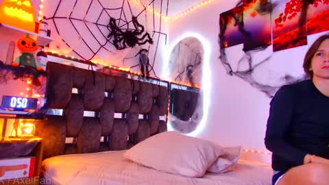 Snapshot of alex_and_fabian chatting on 21, 10, 2025 sneider online show from 21, 10, 2025