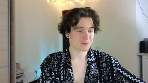 FAVORITE online show from 9, 1, 2025