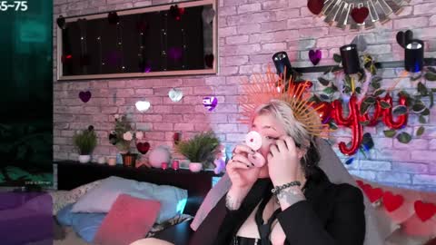 alex_howell online show from 4, 2, 2025