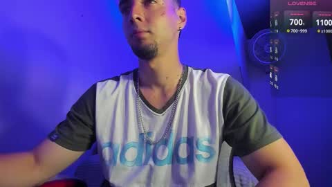 Snapshot of alex_smith0 chatting on 19, 12, 2025 online show from 19, 12, 2025