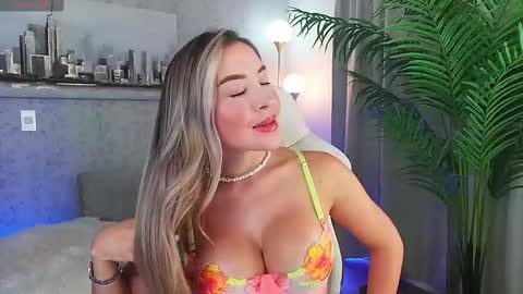 Snapshot of alexa_fort chatting on 12, 9, 2025 Alejandra online show from 12, 9, 2025