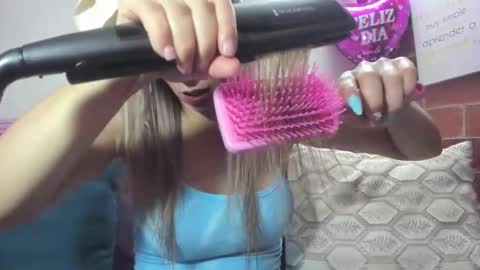 Snapshot of alexa_latina chatting on 30, 10, 2025 alexa latina online show from 30, 10, 2025