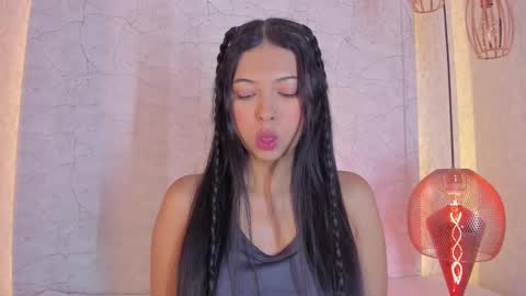 Alexa Millers online show from 7, 11, 2025