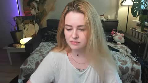 Snapshot of alexa_pirs chatting on 19, 4, 2026 alexa_pirs online show from 19, 4, 2026