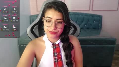 Snapshot of alexa_romero_t chatting on 6, 11, 2025 Alexandra online show from 6, 11, 2025