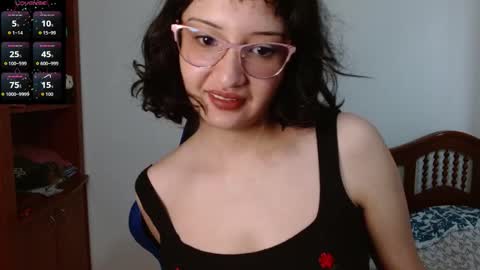 Snapshot of alexaa08 chatting on 27, 10, 2025 Alexandra 3 online show from 27, 10, 2025