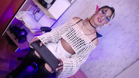 alexaavandercloude online show from 17, 4, 2026