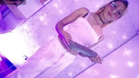 alexaavandercloude online show from 24, 4, 2026