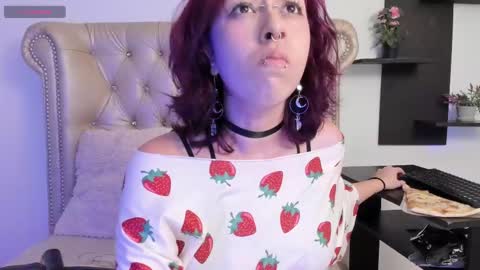 Snapshot of alexafoxy18 chatting on 12, 2, 2025 ALEXA online show from 12, 2, 2025