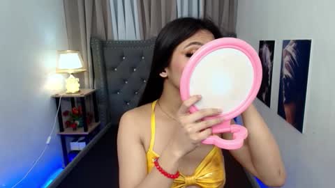 Snapshot of alexaloove chatting on 7, 10, 2025 alexa online show from 7, 10, 2025