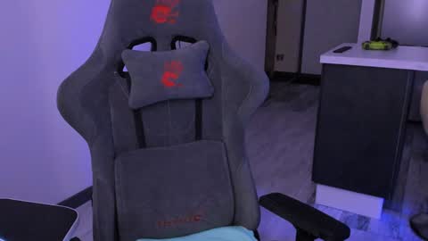 Snapshot of alexamason chatting on 2, 2, 2025 Alexa Mason online show from 2, 2, 2025