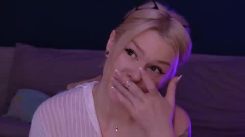 Snapshot of alexamason chatting on 3, 3, 2025 Alexa Mason online show from 3, 3, 2025