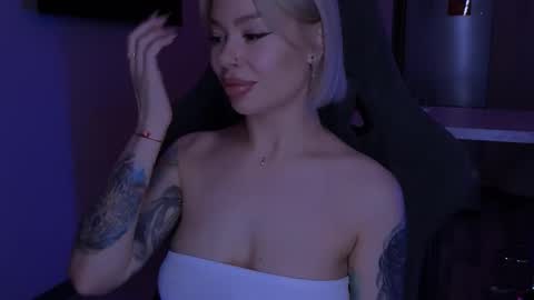 Snapshot of alexamason chatting on 29, 10, 2025 Alexa Mason online show from 29, 10, 2025