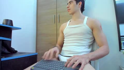 Snapshot of alexander__lips chatting on 7, 1, 2025 alexander__lips online show from 7, 1, 2025
