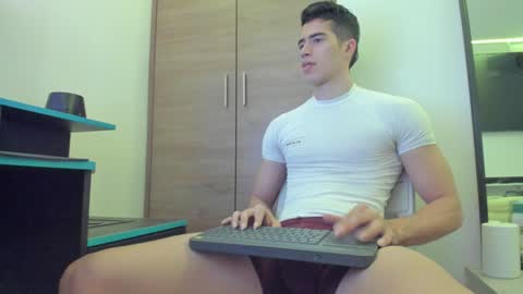 Snapshot of alexander__lips chatting on 31, 1, 2025 alexander__lips online show from 31, 1, 2025