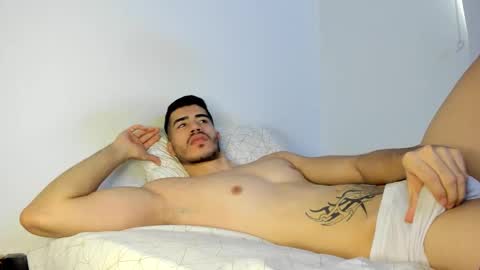 Snapshot of alexander__lips chatting on 19, 11, 2025 alexander__lips online show from 19, 11, 2025