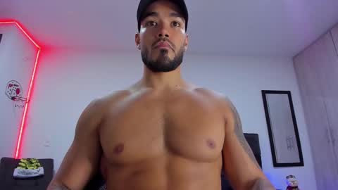 Snapshot of alexander_martines chatting on 24, 12, 2024 Onlyfansalexmartinezwb Instagram alexwbmartinez Twitter martinezcb937 online show from 24, 12, 2024