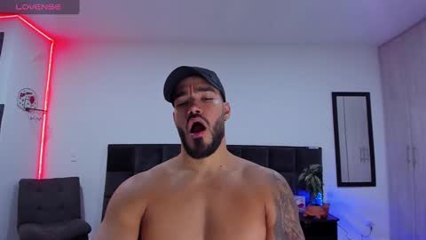 Snapshot of alexander_martines chatting on 17, 1, 2025 Onlyfansalexmartinezwb Instagram alexwbmartinez Twitter martinezcb937 online show from 17, 1, 2025