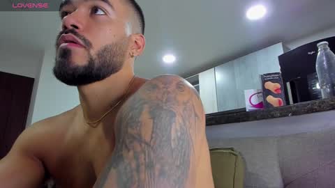 Snapshot of alexander_martines chatting on 19, 1, 2025 Onlyfansalexmartinezwb Instagram alexwbmartinez Twitter martinezcb937 online show from 19, 1, 2025