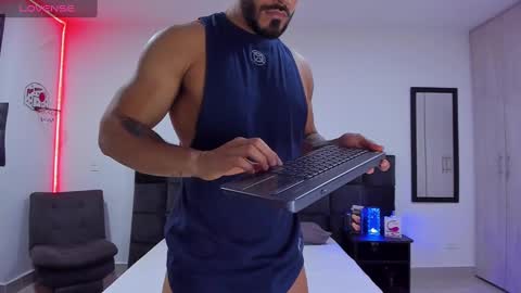 Snapshot of alexander_martines chatting on 25, 1, 2025 Onlyfansalexmartinezwb Instagram alexwbmartinez Twitter martinezcb937 online show from 25, 1, 2025