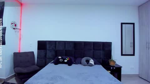 Snapshot of alexander_martines chatting on 29, 11, 2025 Onlyfansalexmartinezwb Instagram alexwbmartinez Twitter martinezcb937 online show from 29, 11, 2025