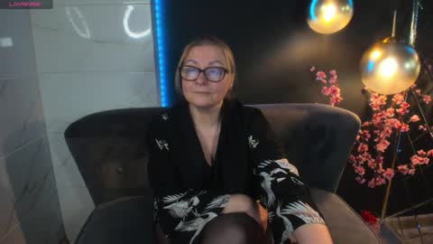 Snapshot of alexandra_kind chatting on 5, 1, 2025 Alexandra online show from 5, 1, 2025