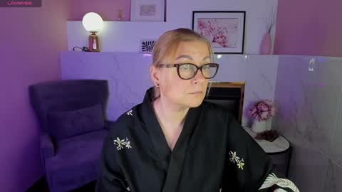 Snapshot of alexandra_kind chatting on 8, 1, 2025 Alexandra online show from 8, 1, 2025