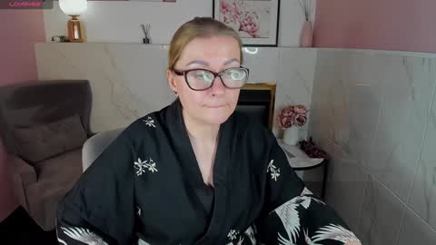 Snapshot of alexandra_kind chatting on 31, 1, 2025 Alexandra online show from 31, 1, 2025