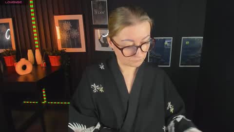 Snapshot of alexandra_kind chatting on 5, 3, 2025 Alexandra online show from 5, 3, 2025