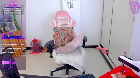 Alexandra Independent model online show from 6, 12, 2024