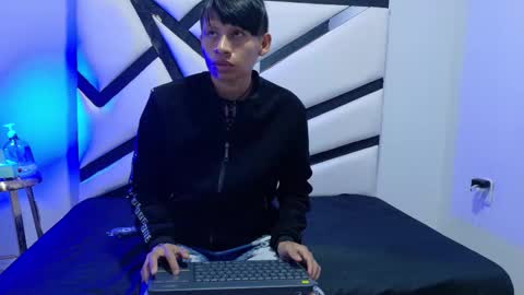 Snapshot of alexandro_bover chatting on 4, 11, 2025 Alexandro online show from 4, 11, 2025