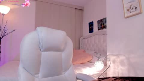 lexandra  online show from 30, 12, 2024