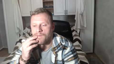 Snapshot of alexboy2022 chatting on 28, 11, 2025 onlyfans..alexyno2022 online show from 28, 11, 2025