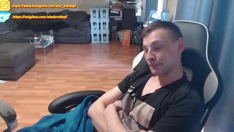 Snapshot of alexbrotkopf chatting on 2, 10, 2025 Alex online show from 2, 10, 2025