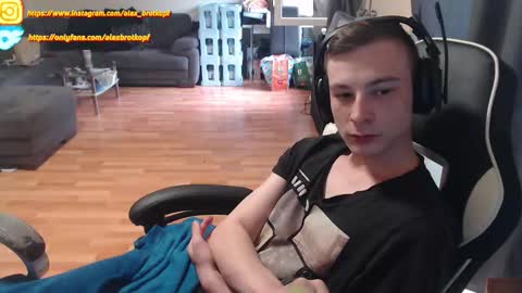 Snapshot of alexbrotkopf chatting on 3, 10, 2025 Alex online show from 3, 10, 2025
