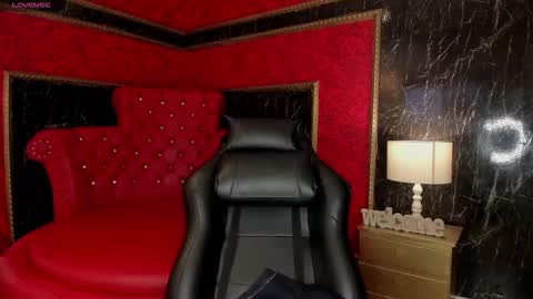 Alexiaa  Online 1430 to 2100 GMT-5 online show from 12, 11, 2025