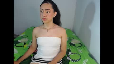 -- ALEXIS -- online show from 17, 4, 2026