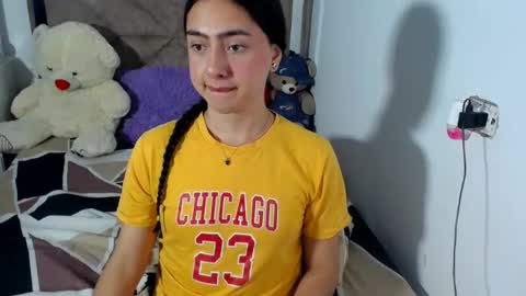 Snapshot of alexis_brown11 chatting on 19, 7, 2026 -- ALEXIS -- online show from 19, 7, 2026