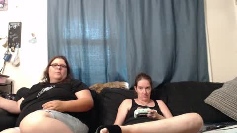 Snapshot of alexisandtherest chatting on 5, 7, 2026 Alexis online show from 5, 7, 2026