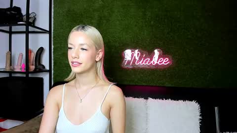 Snapshot of alexisbanx chatting on 14, 7, 2026 alexisbanx online show from 14, 7, 2026