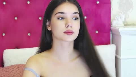 Snapshot of alexisdevine chatting on 7, 7, 2026 alexisdevine online show from 7, 7, 2026
