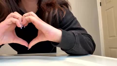 Snapshot of alexislove8 chatting on 13, 11, 2025 alexislove8 online show from 13, 11, 2025