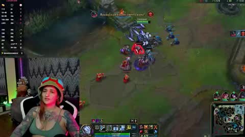 Snapshot of alexracc00n chatting on 16, 10, 2025 Alex online show from 16, 10, 2025