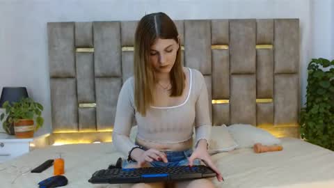 ALEXANDRA online show from 4, 3, 2025
