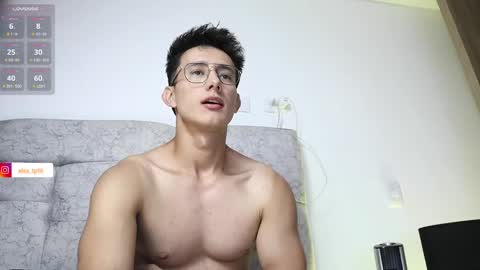 Snapshot of alexxx__01 chatting on 30, 10, 2025 Alex online show from 30, 10, 2025