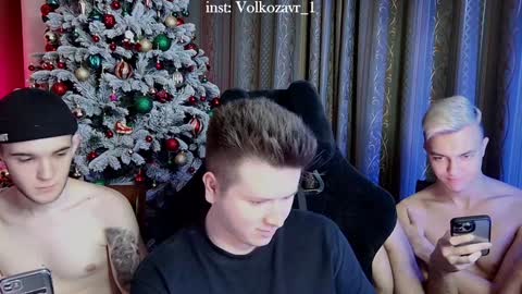 Snapshot of alexxx_d chatting on 17, 12, 2024 AlexDimaIgor online show from 17, 12, 2024