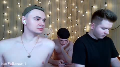 Snapshot of alexxx_d chatting on 1, 2, 2025 AlexDimaIgor online show from 1, 2, 2025